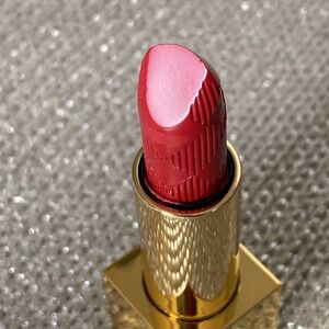 NIB Burberry Kisses Satin Finish lipstick on Lola Red #114.